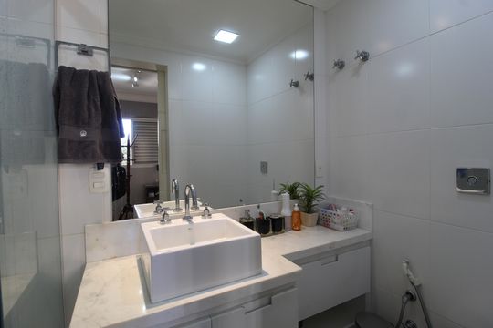 Banheiro da Suíte de apartamento à venda com 2 quartos, 82m² em Vila Olímpia, São Paulo