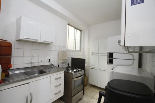 Cozinha de apartamento à venda com 2 quartos, 50m² em Madre Gertrudes, Belo Horizonte