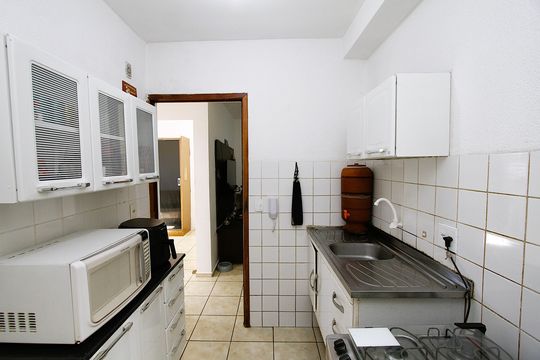 Cozinha de apartamento à venda com 2 quartos, 50m² em Madre Gertrudes, Belo Horizonte