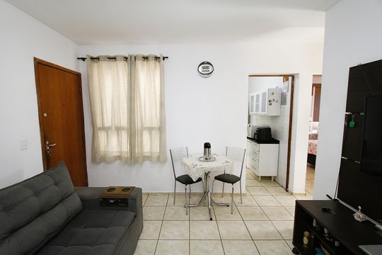 Sala de apartamento à venda com 2 quartos, 50m² em Madre Gertrudes, Belo Horizonte