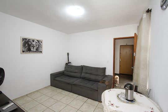 Sala de apartamento à venda com 2 quartos, 50m² em Madre Gertrudes, Belo Horizonte