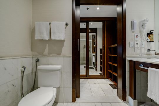 Banheiro de apartamento à venda com 1 quarto, 64m² em Paraíso, São Paulo