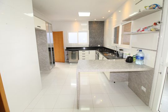 Cozinha de casa de condomínio para alugar com 5 quartos, 350m² em Condomínio Reserva do Paratehy, São José dos Campos