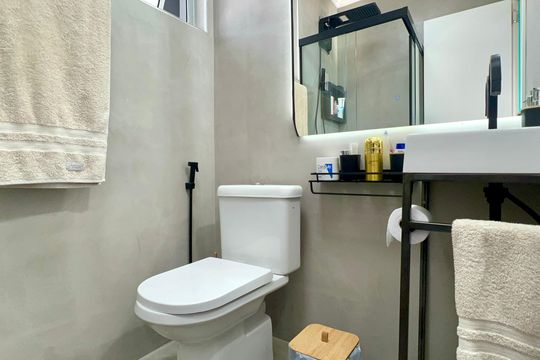Banheiro de apartamento à venda com 2 quartos, 74m² em Sumaré, São Paulo