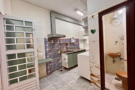 Cozinha de apartamento para alugar com 2 quartos, 85m² em Copacabana, Rio de Janeiro