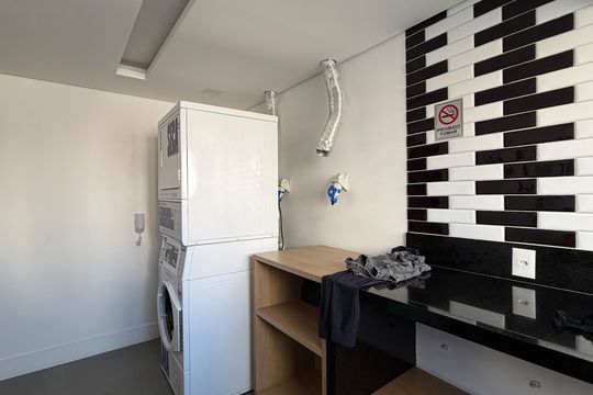 Área comum - Lavanderia de apartamento para alugar com 1 quarto, 59m² em Ponta da Praia, Santos