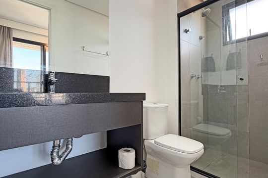 Banheiro da Suíte de apartamento para alugar com 1 quarto, 59m² em Ponta da Praia, Santos