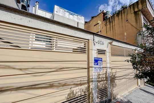 Fachada com Plaquinha de apartamento para alugar com 2 quartos, 45m² em Vila Aricanduva, São Paulo