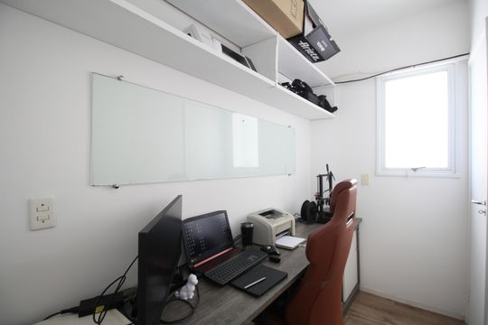 Escritorio  de apartamento para alugar com 2 quartos, 102m² em Jardim Monte Kemel, São Paulo