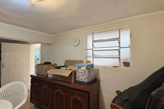 Quarto de Serviço de casa à venda com 2 quartos, 110m² em Vila Pereira Barreto, São Paulo