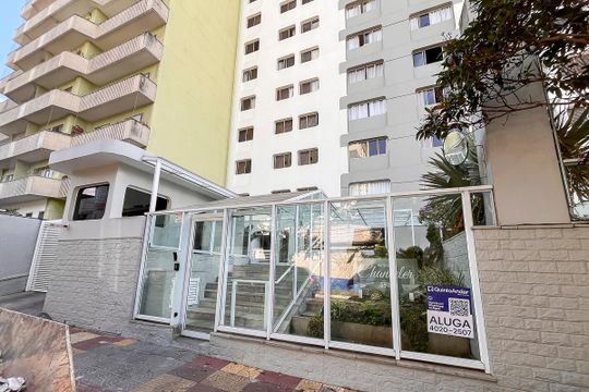 Fachada + plaquinha de apartamento para alugar com 3 quartos, 117m² em Santo Antônio, São Caetano do Sul