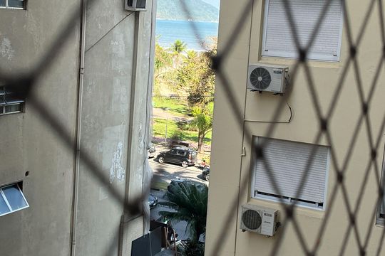 Vista da Sala de apartamento para alugar com 1 quarto, 48m² em Boqueirão, Santos