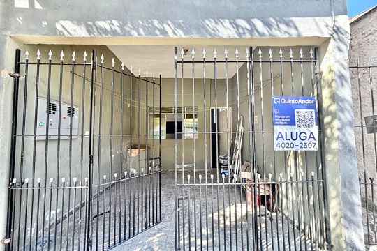 Fachada  de casa para alugar com 1 quarto, 55m² em Jardim Sao Nicolau, São Paulo
