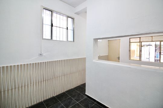 Cozinha  de casa para alugar com 1 quarto, 55m² em Jardim Sao Nicolau, São Paulo