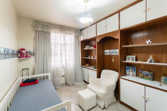 Quarto 2 de apartamento à venda com 4 quartos, 245m² em Grajaú, Rio de Janeiro