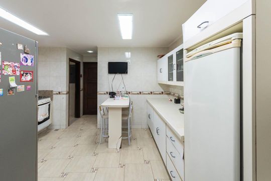 Cozinha de apartamento à venda com 4 quartos, 245m² em Grajaú, Rio de Janeiro