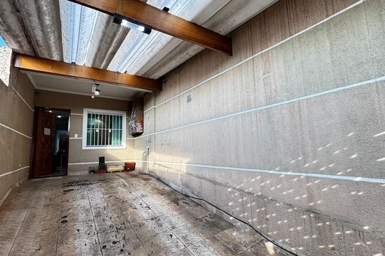 Garagem de casa para alugar com 3 quartos, 110m² em Jardim Santo André, Santo André