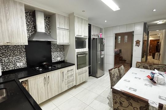 Cozinha de casa para alugar com 3 quartos, 110m² em Jardim Santo André, Santo André