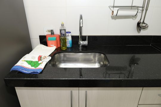 Cozinha de apartamento à venda com 2 quartos, 56m² em Vila Santana, São Paulo