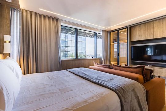 Quarto de kitnet/studio à venda com 1 quarto, 28m² em Três Figueiras, Porto Alegre
