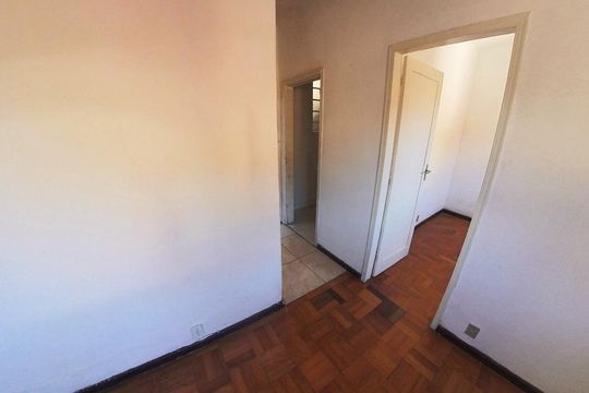 Sala de casa para alugar com 2 quartos, 46m² em Centro, Petrópolis