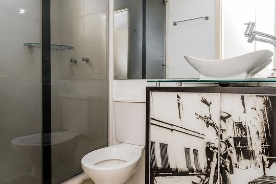 Banheiro de apartamento para alugar com 3 quartos, 70m² em São Geraldo, Porto Alegre