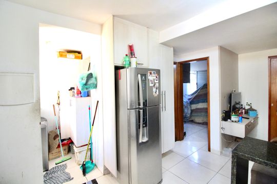 Cozinha de apartamento à venda com 2 quartos, 43m² em Parque Boturussu, São Paulo