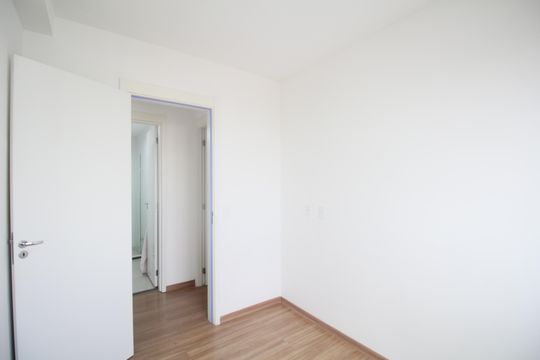 Quarto 2 de apartamento para alugar com 2 quartos, 43m² em Jardim Monte Alegre, Taboão da Serra