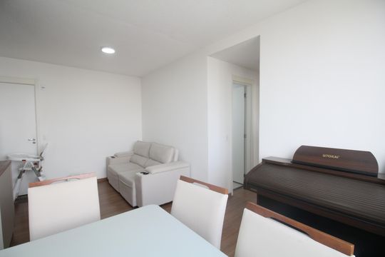 Sala de apartamento para alugar com 2 quartos, 43m² em Jardim Monte Alegre, Taboão da Serra
