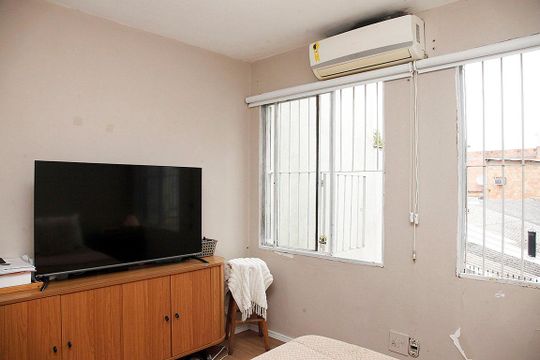 Quarto de apartamento à venda com 1 quarto, 45m² em Petrópolis, Porto Alegre
