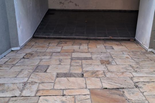 Garagem de casa à venda com 2 quartos, 130m² em Olímpico, São Caetano do Sul