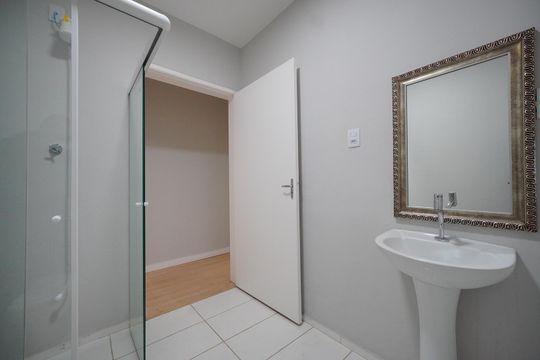 Banheiro social de casa para alugar com 4 quartos, 126m² em Santa Monica, Florianópolis
