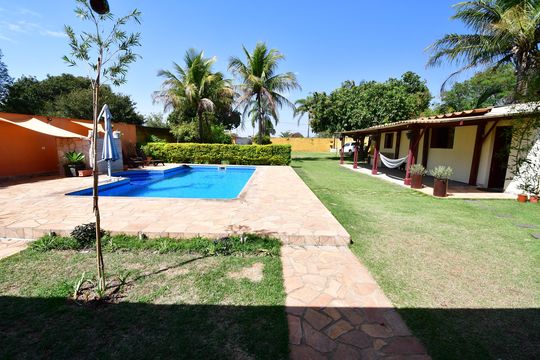 Piscina de casa à venda com 3 quartos, 260m² em Loteamento Alphaville Campinas, Campinas