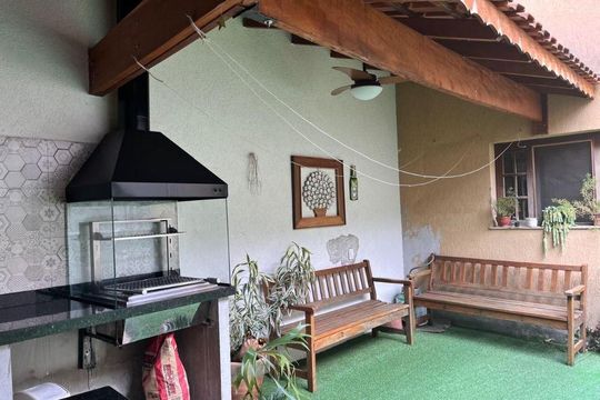 Casa à venda com 4 quartos, 340m² em Butantã, São Paulo