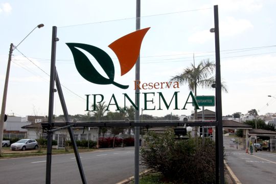 Fachada de casa de condomínio para alugar com 3 quartos, 160m² em Vila Santa Rita, Sorocaba