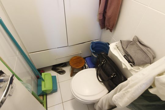 Banheiro de serviço de apartamento para alugar com 2 quartos, 92m² em Braga, Cabo Frio