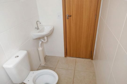 Banheiro de apartamento para alugar com 2 quartos, 42m² em Vila Real (Justinopolis), Ribeirão das Neves
