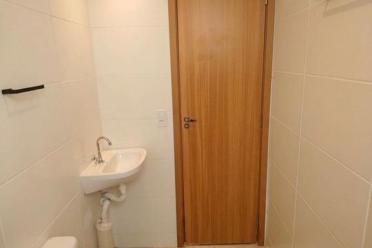Banheiro de apartamento para alugar com 2 quartos, 42m² em Vila Real (Justinopolis), Ribeirão das Neves