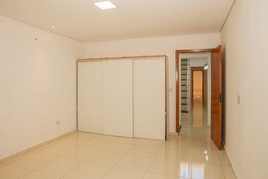 Suíte 1 de casa para alugar com 4 quartos, 300m² em Vila Romana, São Paulo