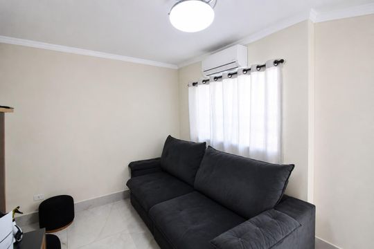 Sala de casa à venda com 2 quartos, 68m² em Jardim Cotinha, São Paulo