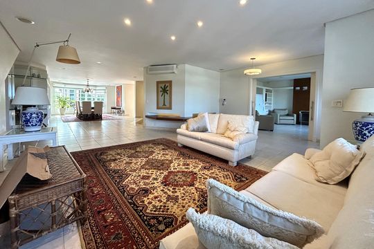 Casa para alugar com 4 quartos, 660m² em Lagoa da Conceição, Florianópolis