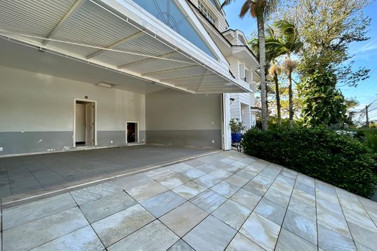 Garagem de casa para alugar com 4 quartos, 660m² em Lagoa da Conceição, Florianópolis