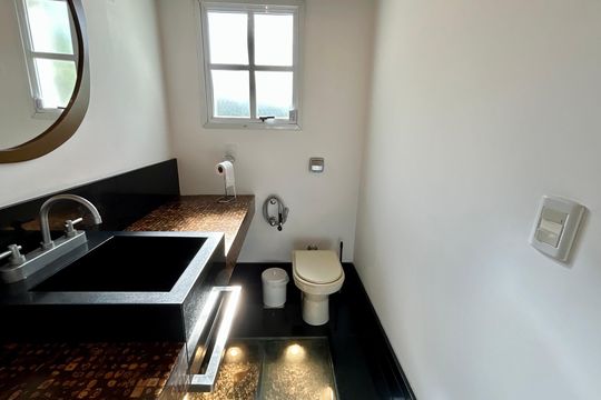 Lavabo de casa para alugar com 4 quartos, 660m² em Lagoa da Conceição, Florianópolis