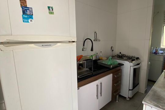 Cozinha de apartamento para alugar com 2 quartos, 48m² em Conjunto Promorar Raposo Tavares, São Paulo
