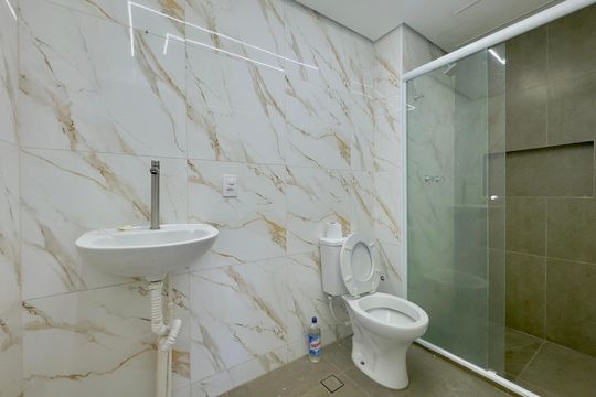 Banheiro de apartamento para alugar com 2 quartos, 47m² em Vila Itapegica, Guarulhos