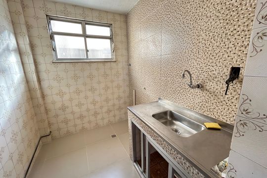 Cozinha de apartamento para alugar com 2 quartos, 45m² em Inhaúma, Rio de Janeiro