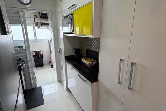 Cozinha de apartamento à venda com 3 quartos, 80m² em Vila Bertioga, São Paulo