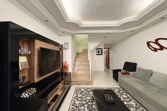 Sala de casa para alugar com 4 quartos, 160m² em Vila Camilópolis, Santo André