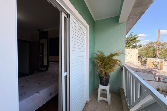Sacada suite  de casa para alugar com 4 quartos, 160m² em Vila Camilópolis, Santo André