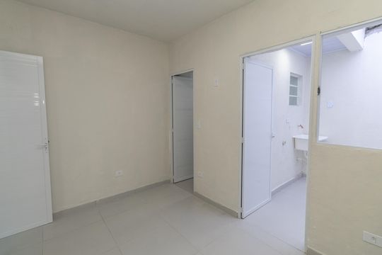 Quarto de casa para alugar com 1 quarto, 34m² em Vila Mazzei, São Paulo